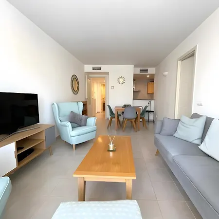 Mar 2 Apartment *