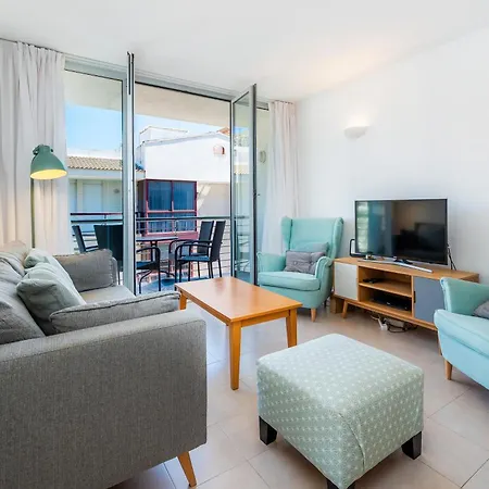 Mar 2 Apartment *
